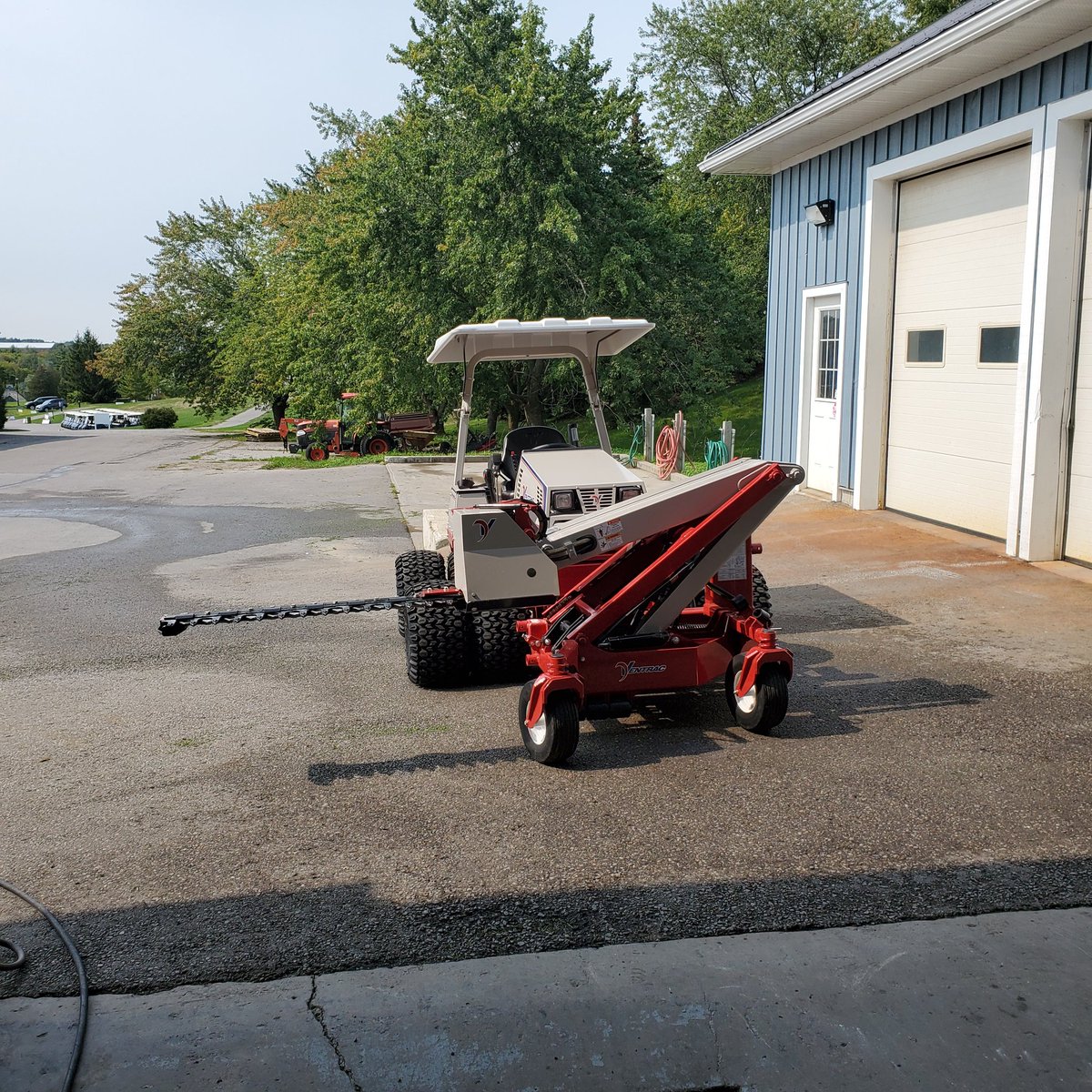 Canadianeh79's tweet photo. New MA900 boom mower set up on our Ventrac 4500Z traction unit. Thanks @Gr8estShowOnTRF https://t.co/gZnBPR42CX