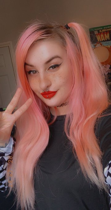 ♡𝐻𝒶𝓇𝓁𝑒𝓎 𝐻𝑒𝓍 ♡ - 1 pic. My birthday is in 9 days!!!! If you would like to spoil me with new lingerie, sextoys & more then here’s my wishlist!! https://t.co/QJFOr7f3r8 Or subscribe to my $3 onlyfans! It’s super worth it. I upload daily! 💕🦋 https://t.co/UEgaRhtI6W