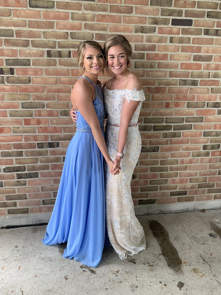 sparks_skylar's tweet photo. Happy Birthday @kayla_915 !!! I hope you have the best day beautiful!! ❤️❤️ https://t.co/UehX21viyA