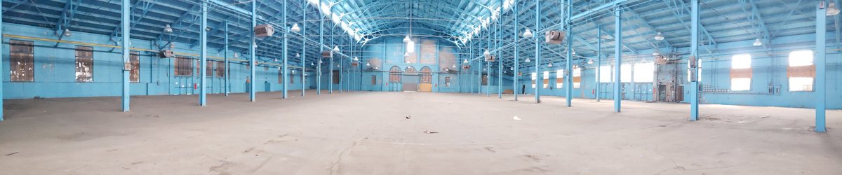 handbuiltcity's tweet photo. WHAT A COOL SPACE. You could definitely fit some buses in here. Or hundreds of thousands of square feet of usable, productive office, retail, or light industrial space. https://t.co/aT5GSDf2VY