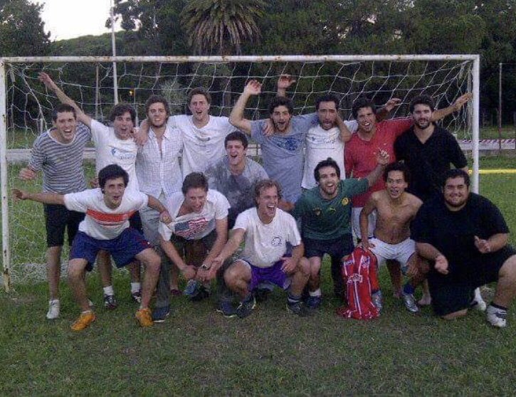 Feliz día a los Ingenieros Agrónomos, en especial a los de La Maroma CC, tremenda barra que nos junto la <a href="/FagroUdelar/">Facultad Agronomía</a>  Salu!