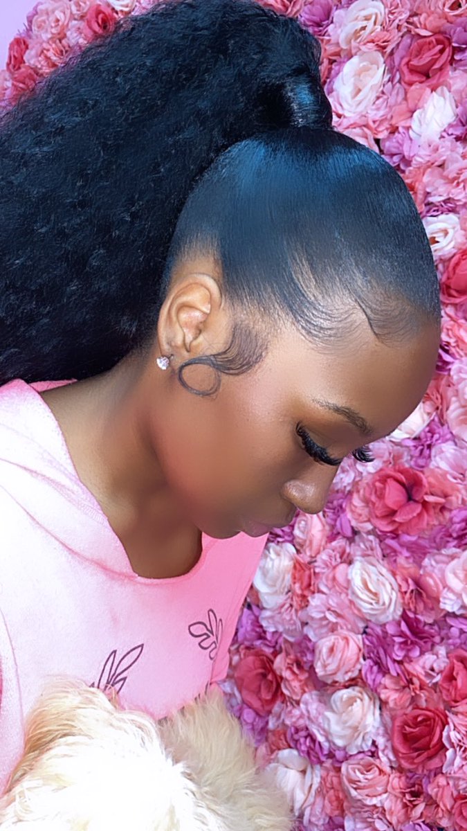 aarreeic's tweet photo. Hello everyone ! I’m a 19yr old self taught stylist in ATL 📍 .. specializing in Ponytails , QWs , Sew Ins , Frontals , Wigs , and MORE 😍 follow my hair page @prissylittlebrattss on Instagram ! And click the link in bio to book. 😘 https://t.co/6pNfY1FPY3
