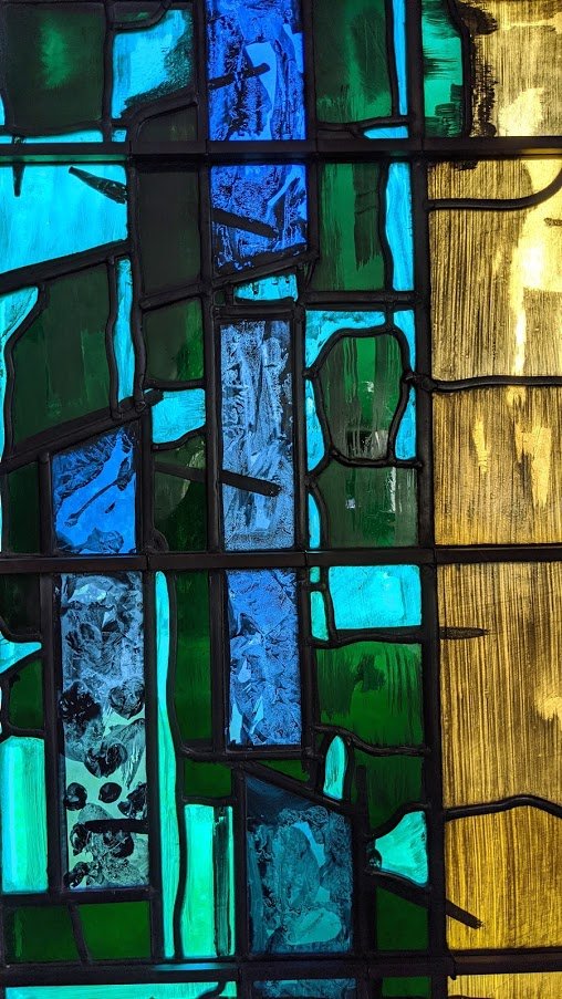 Now the thread's over, have these close-ups of the stained glass, I took them especially for all you stained glass nerds out there.