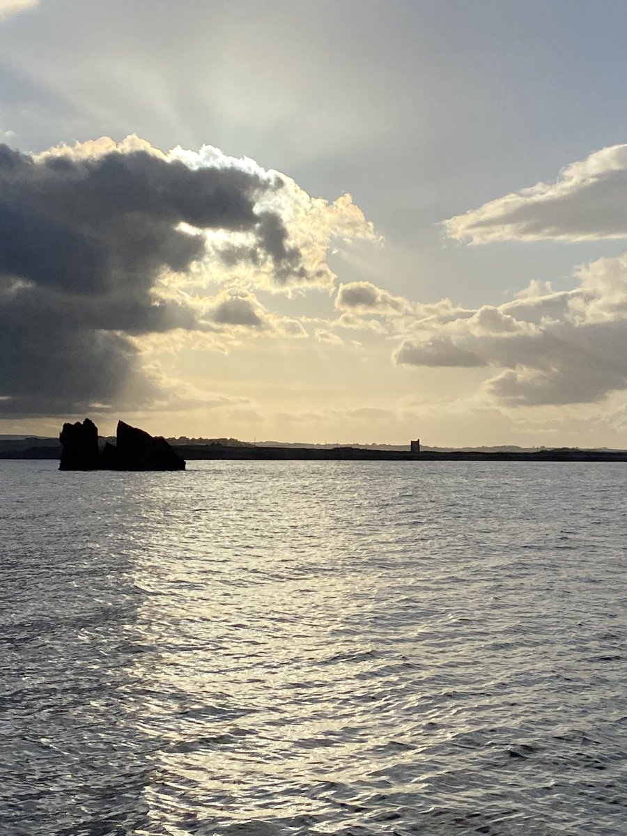 BurrowsSwim's tweet photo. Our beautiful Tralee Bay❤️ a swimmers paradise #swimmingparadise #wildatlanticwaykerry #wildatlanticway #fenit #barrow #muchluchmor Swim The Kingdom , Open Water Coaching with Kevin Williams @KevintwT https://t.co/T6JW5wgCvi