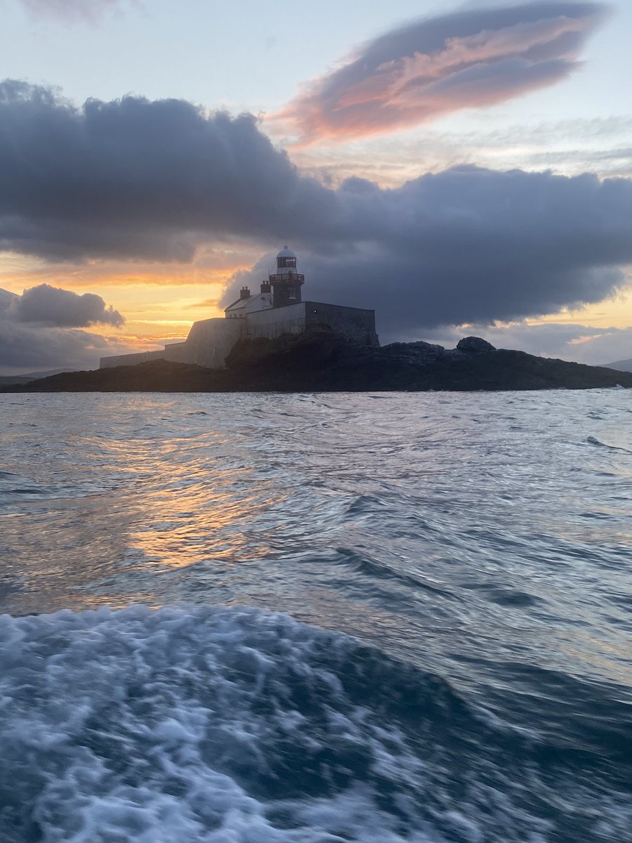 BurrowsSwim's tweet photo. Our beautiful Tralee Bay❤️ a swimmers paradise #swimmingparadise #wildatlanticwaykerry #wildatlanticway #fenit #barrow #muchluchmor Swim The Kingdom , Open Water Coaching with Kevin Williams @KevintwT https://t.co/T6JW5wgCvi