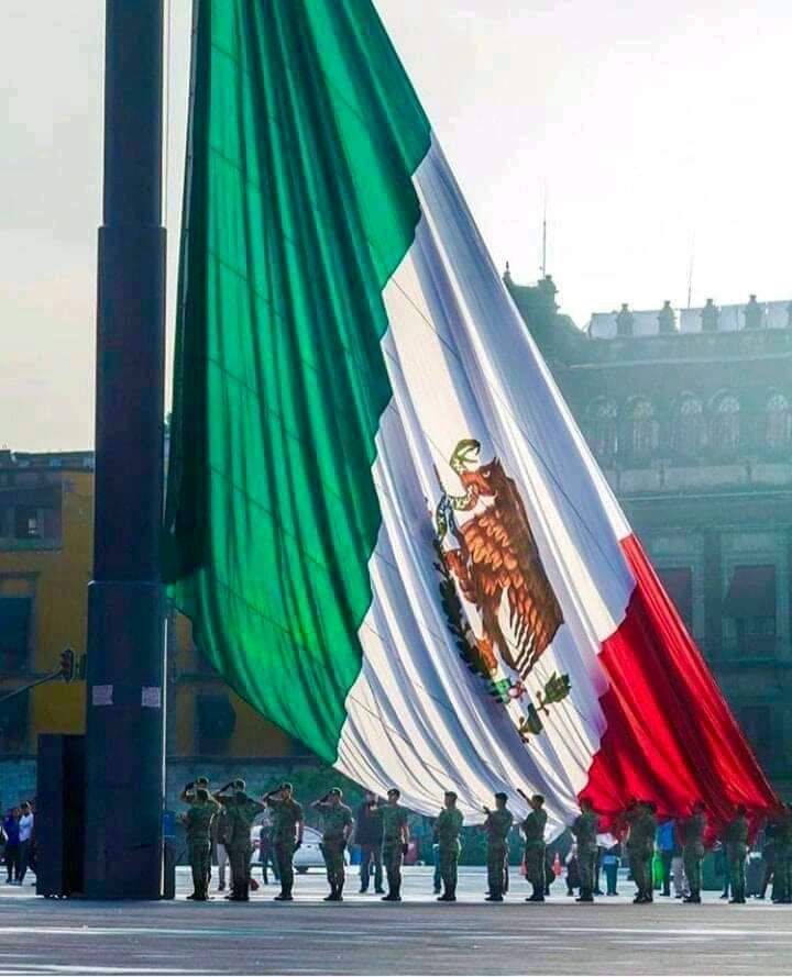 labotargamx's tweet photo. !Viva México, Viva los héroes que nos dieron patria y libertad!🇲🇽🔥📸 

¡Feliz 15 de septiembre!😉
#AMLO #IndependenciaDeMexico https://t.co/a7WpZCLU92