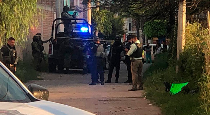 ElPerro11218540's tweet photo. En el municipio de Celaya, Guanajuato, en hechos distintos, fueron localizados los cuerpos de 4 personas descuartizadas.

#GrupoÉlite del #CJNG se adjudica los hechos. https://t.co/JqwthvRNhS