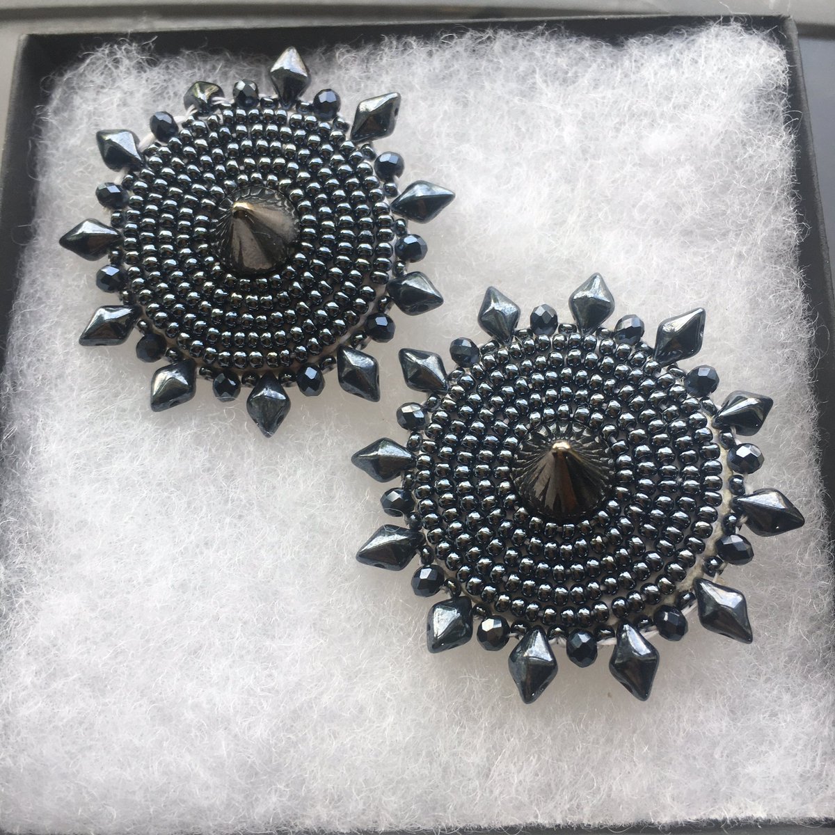 spiked earrings! (on posts) i love them so much, i’ll definitely make more if y’all like them! all available now! dm to claim