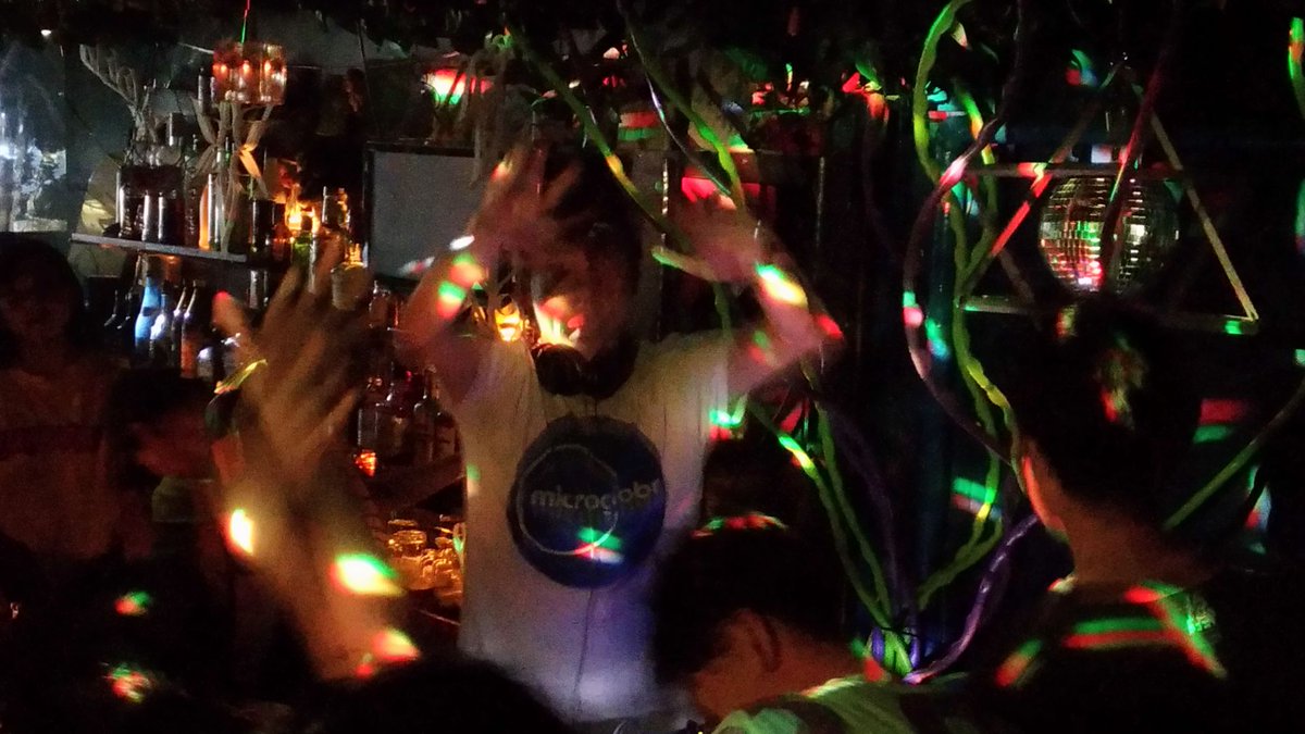 youkey_scouse's tweet image. 3 years ago today, Mijk's gig in Osaka was held! The SPECIAL Mijk's DJ set for Japanese Mijk lovers on that day was very impressive and the most awesome DJ I've heard in recent years! We hosted him and I acted as an his interpreter. We talked a lot and It's GREAT night! #mvdjpn