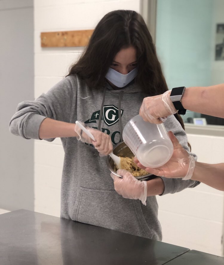 cooking_cghsnc's tweet photo. So glad to start off our first cooking club of the year with Quarantine Cookies! We made the cookie dough and everyone brought in their own cookie mix ins. It was great to see everyone again :) 🍪 https://t.co/G5qUmXoatG