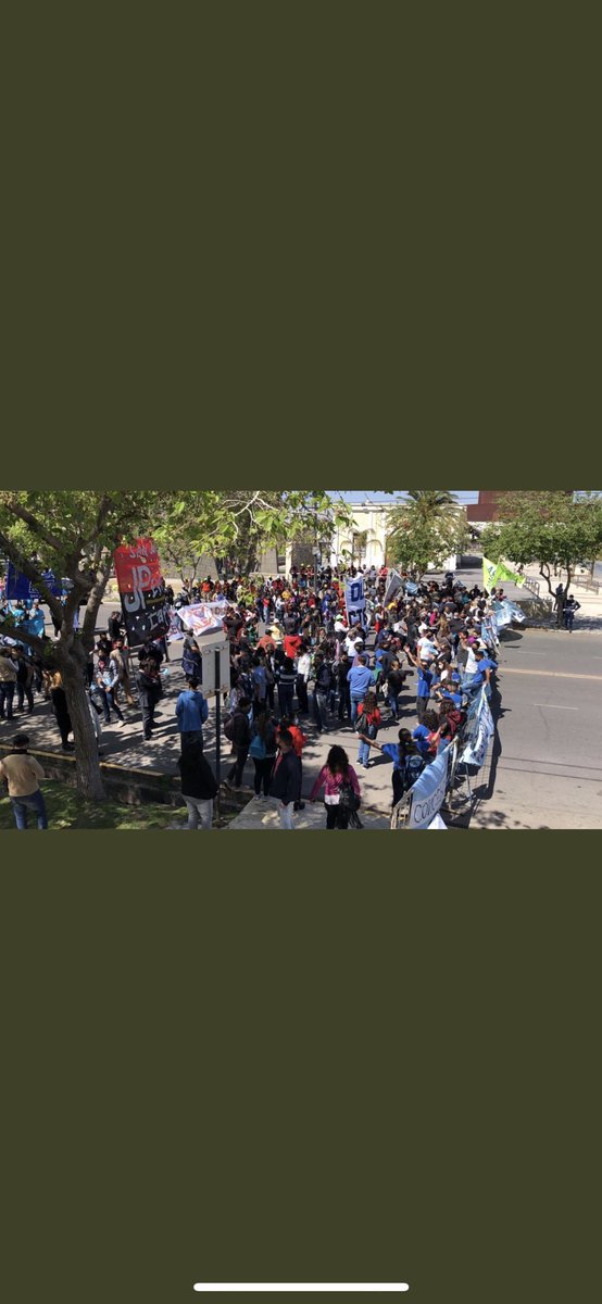 AgustinPrado98's tweet photo. Más de 500 pibes cayeron presos en la provincia por juntarse o ir a la casa de un familiar y tratados como delincuentes. Para los “militantes” de Alberto no existe el covid ellos si pueden. 
#FernandezSanJuanNoTeQuiere https://t.co/8UsjLOB5Rv