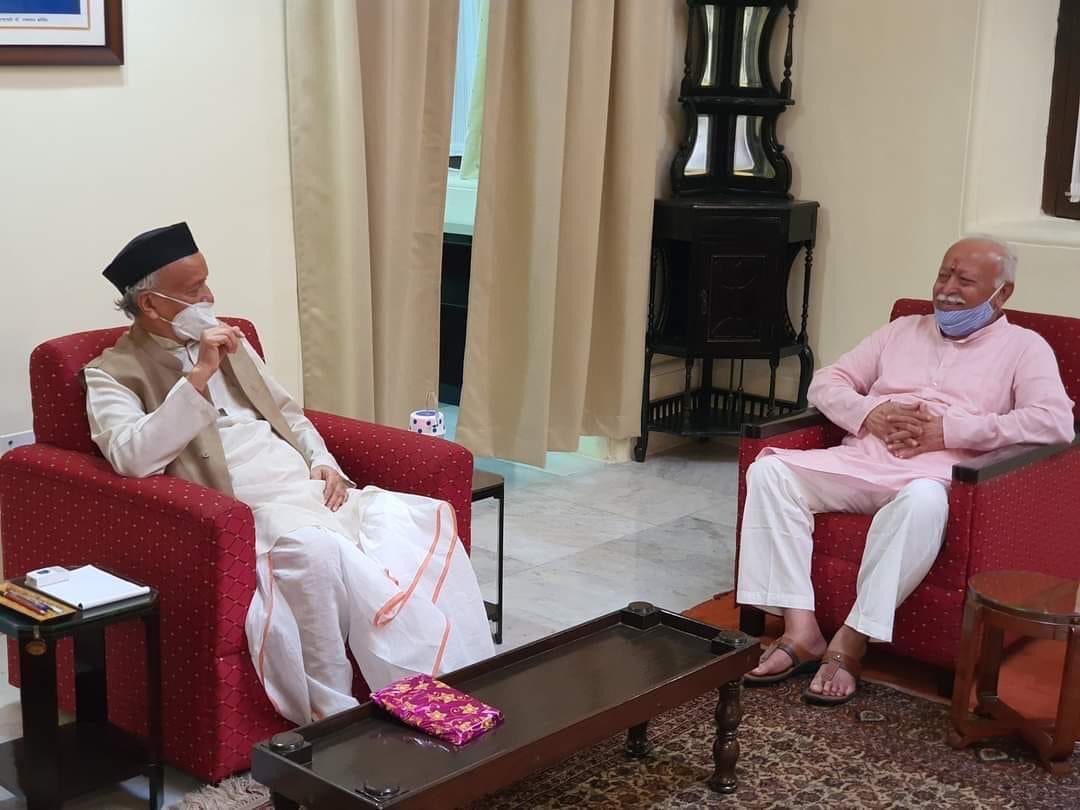 masuforjustice's tweet image. We are trying to reach Governor Of MH @BSKoshyari to fix up the issue of providing QB to students as H&amp;amp;T Dept and Pednekar Committee of VC’s are pushing their responsibility towards colleges.This is a very unfair decision and will create NonUniformity among students.@samant_uday