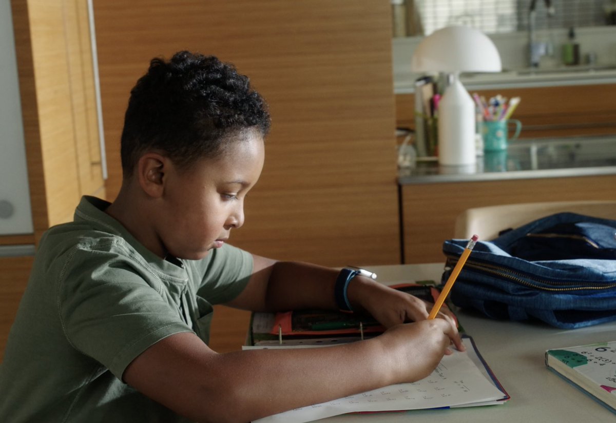 caro_milanesi's tweet photo. #FamilySetUp is very thoughtful if you think at what Apple has enabled directly on the watch for the kids from #mimoji to #move not calories and #school mode and what data parents gets too see #AppleEvent https://t.co/gl4la6xmrX