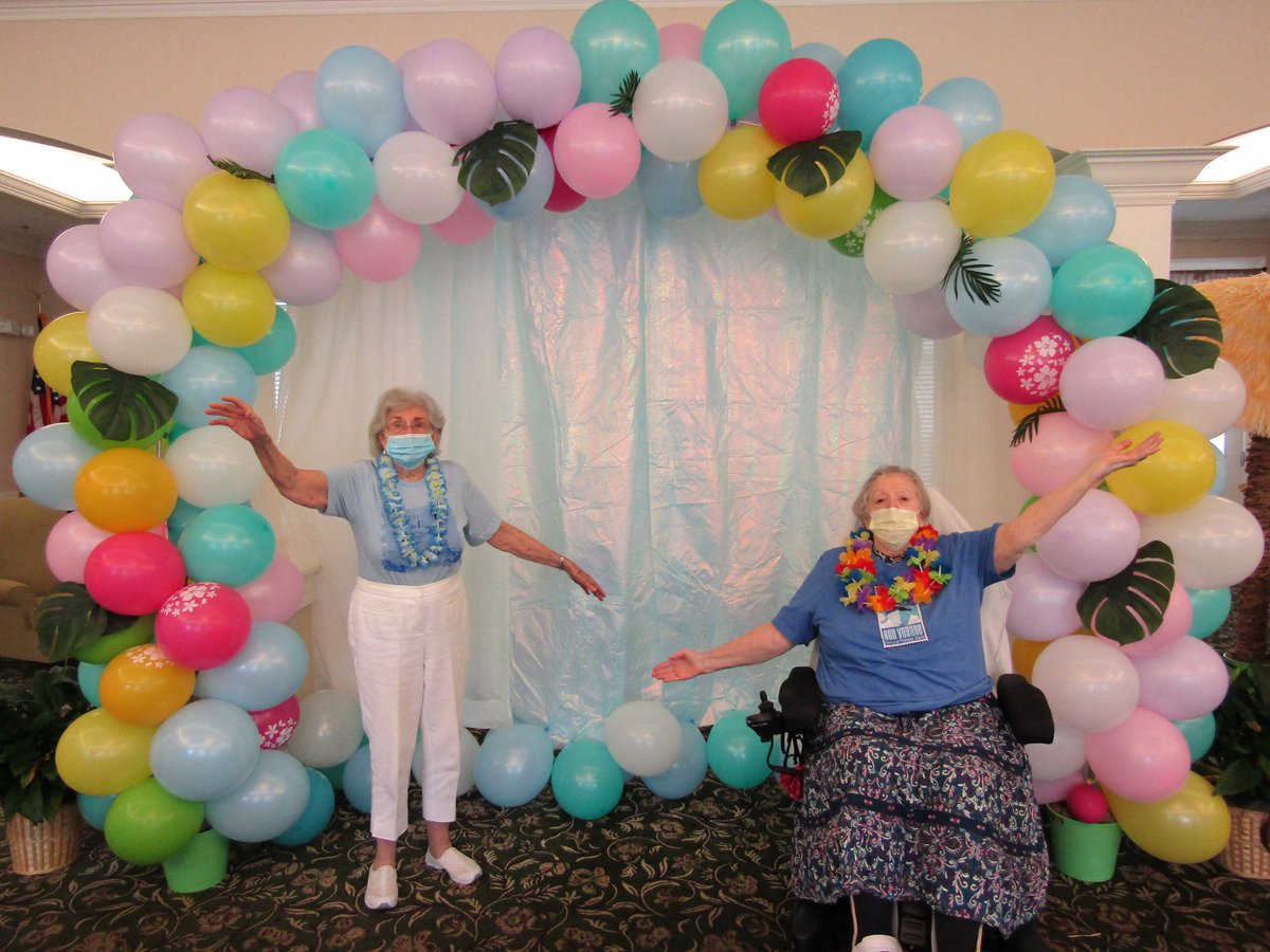 benton_house's tweet image. Aloha! #BentonHouse residents are enjoying a tropical week of fun! ⚓️#CruiseWeek2020 #NationalAssistedLivingWeek