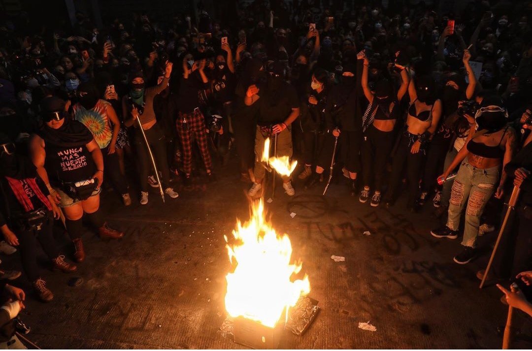 MDesobedientes's tweet photo. ¡Qué vivan las mujeres y su lucha! 🔥

Fotografías: @SashenkaMiss 💜 https://t.co/g9wyIfr1eq