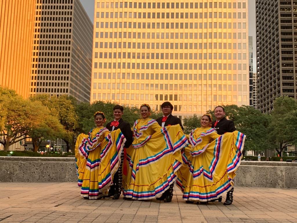 Con el Ambassadors International Ballet Folklorico celebraremos #ElGritoEnTuCasa este #15DeSeptiembre .🇲🇽🇲🇽🇲🇽 VIVA MEXICO🇲🇽🇲🇽🇲🇽