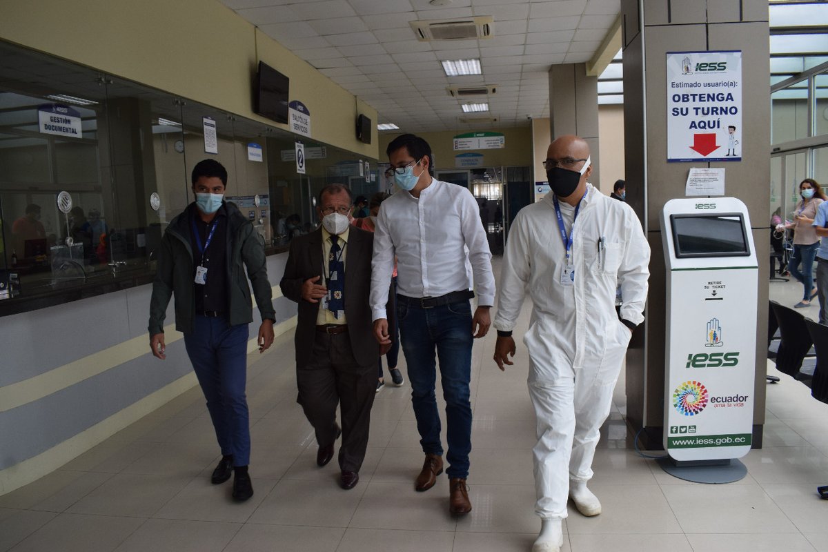 ChristianRiosG2's tweet photo. Recorrimos el Centro Médico Geronto Geriátrico y el Hospital General, junto a @Ricardo_AlarCob observamos los procedimientos de atención para garantizar un servicio con calidad y calidez.  @JorgeWated @IESS_HGSD @StoDomingoIESS https://t.co/ItMLPn7nFc