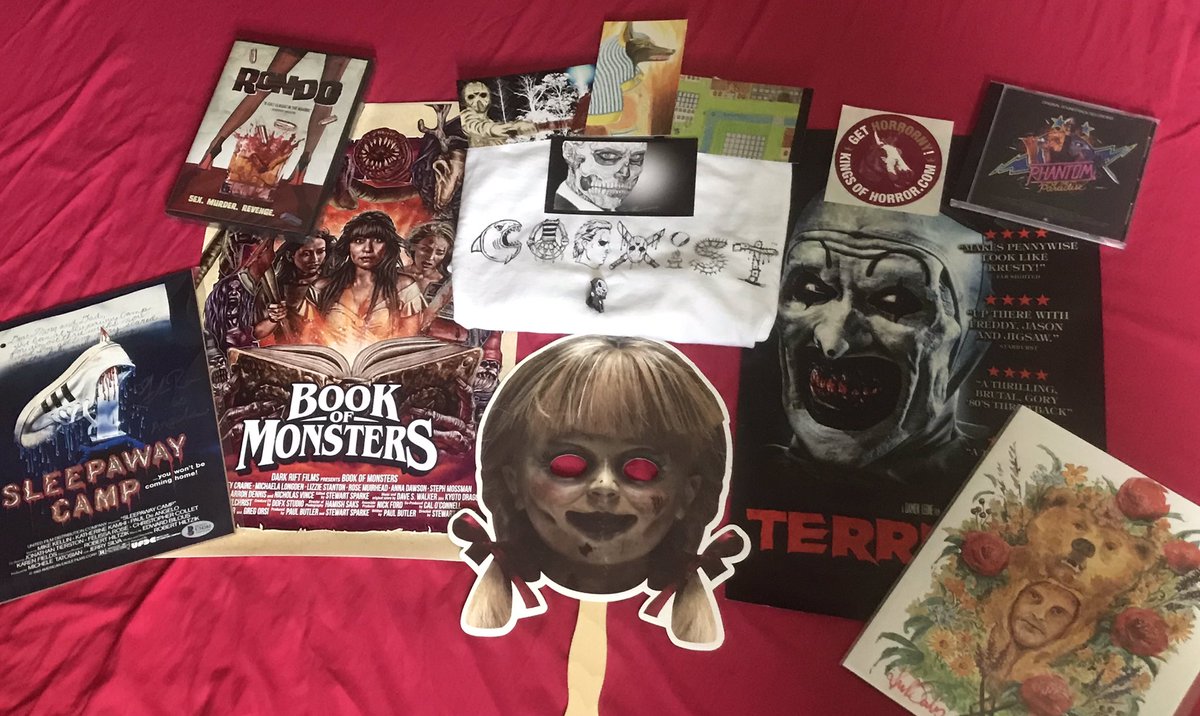 HeatherSmith85's tweet photo. If you are not a Patron of @HorrorShow666; you need to get your life together. Just saying. #BoogieBox #Patreon #StayScared https://t.co/jJ1FTswAOB