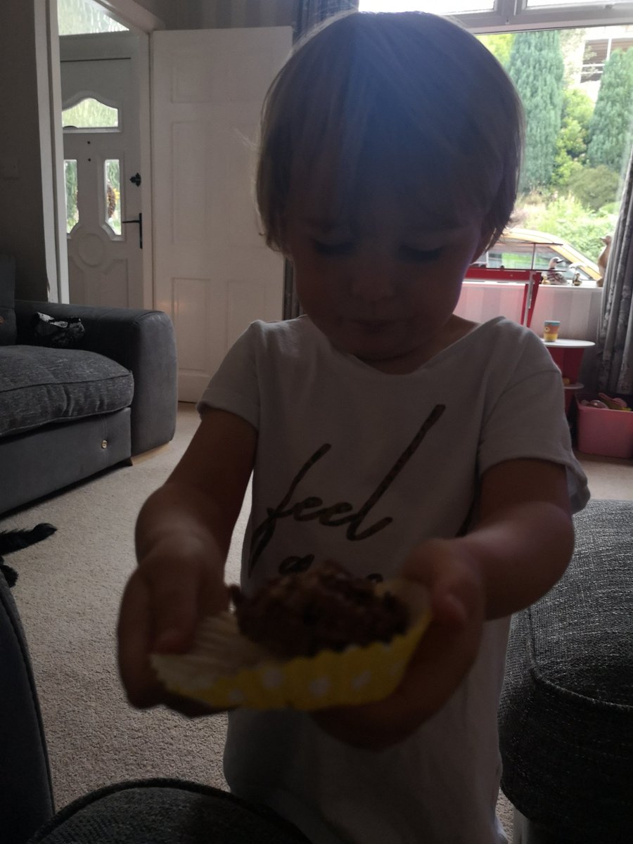 SEAReith's tweet photo. @ShadeNursery Daisy waited till after tea to share her treats from nursery 🥰 https://t.co/ZDv7cAARrr