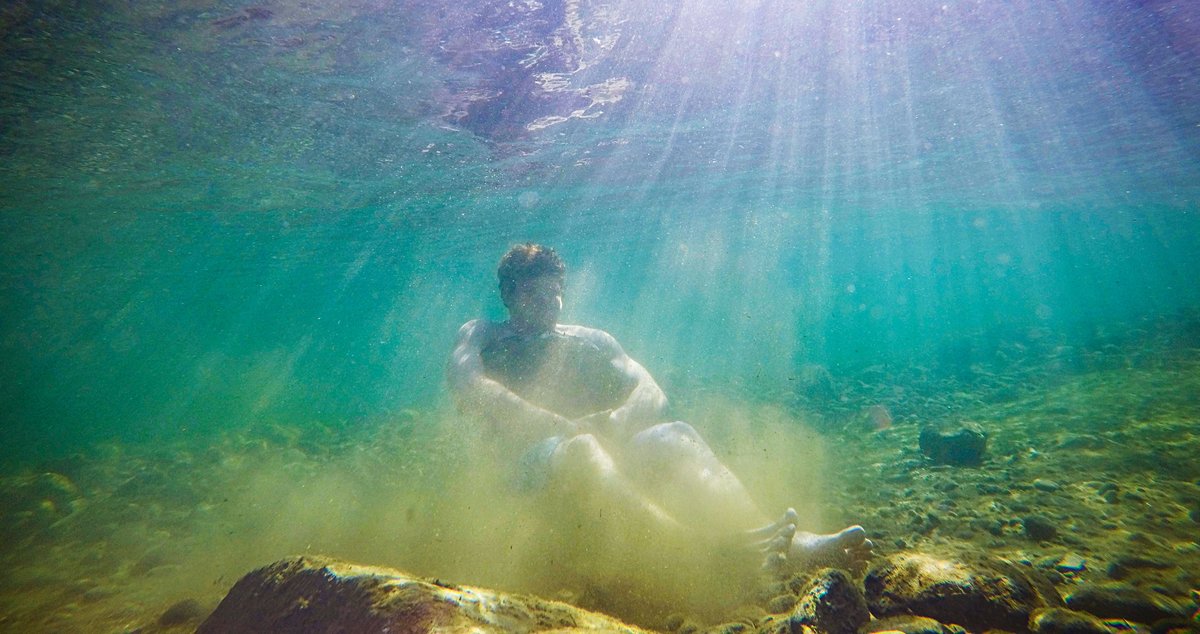 palmequipment's tweet photo. Learn to hold your breath for longer in this week's #TechniqueTuesday. When water is our playground, being able to hold your breath can be a crucial skill to have. @BrenOrton18 takes a deep dive into understanding breath holds and how to train in his blog post. Link in bio. https://t.co/vASRWnpLDs