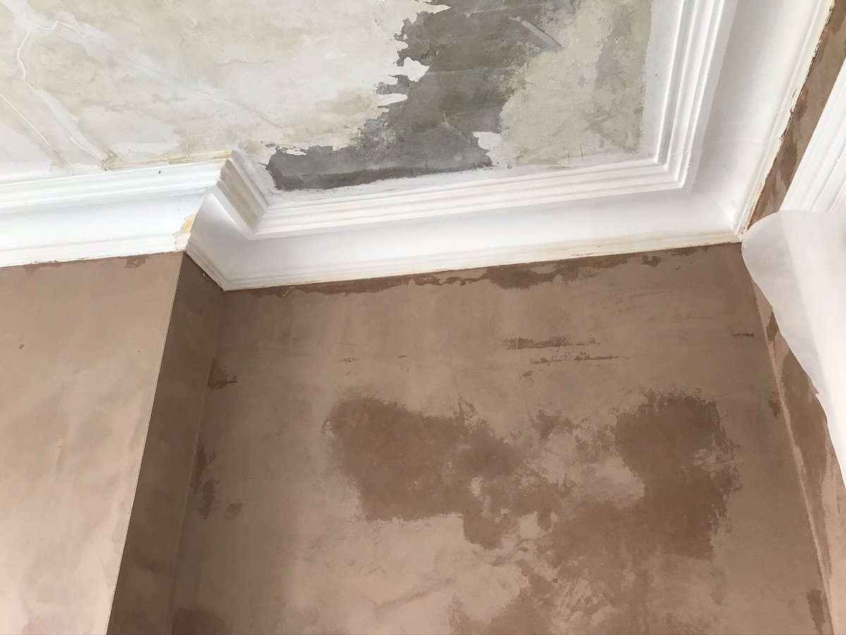 classicplasterm's tweet photo. ⭐️ Restoration specialists ⭐️

Is your home suffering from old damaged Plaster Mouldings? Well look no further 👀

This client has the exact problem!

So our team restored the Coving and gave the walls a re-skim for the perfect finish! 👷‍♂️

To enquire, please call 01642 246534 📞 https://t.co/iD3suZjDcX