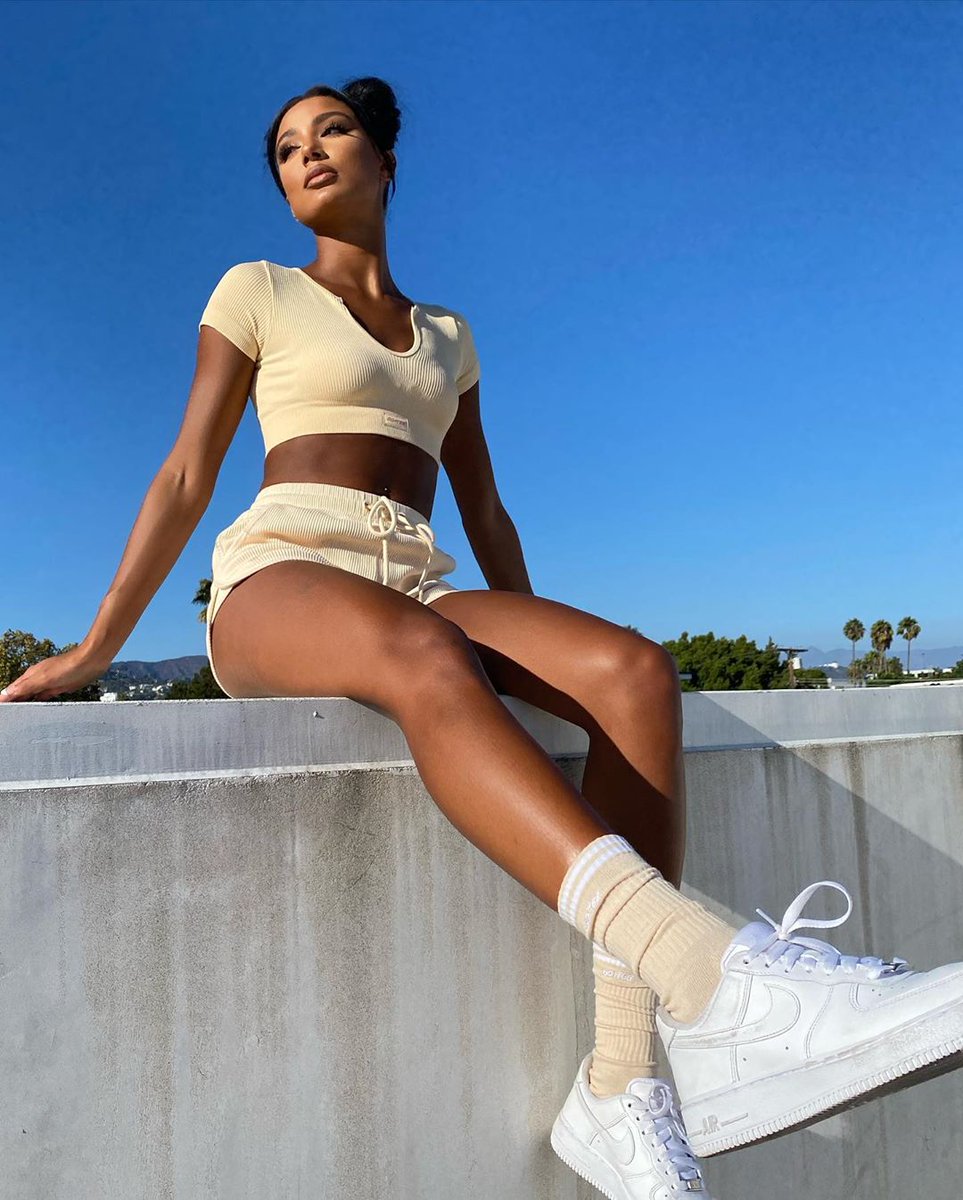 ohpolly's tweet photo. We're LIVE ⚡️Our most popular Bo+Tee collection yet...

&amp;&amp;&amp; we're still refunding sets to people who buy TODAY 😘 

RT and we might just pick you! Keep an eye on those dm's 📲📩 https://t.co/a73qoYQuDq