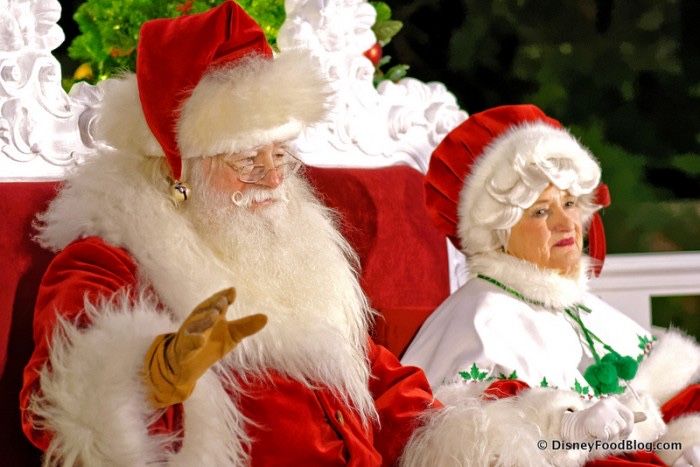 DisneyFoodBlog's tweet photo. Can You Meet Santa in Disney World This Year? Here's What You Need To Know.  https://t.co/LSOdeRrWMr https://t.co/RBNcwC1UmX