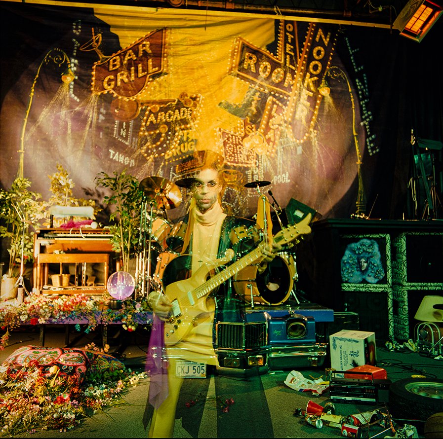 PaisleyPark's tweet photo. It's almost here––the long-awaited re-issue of @Prince's 1987 double album, Sign O’ The Times. Celebrate with us on 9/25 at a back-to-back event including a concert screening and After Dark party feat. DJs @SophiaEris and @DJKeezy612! Info: https://t.co/mYHiyHfiW5

   #PrinceSOTT https://t.co/OBniaqrVmX