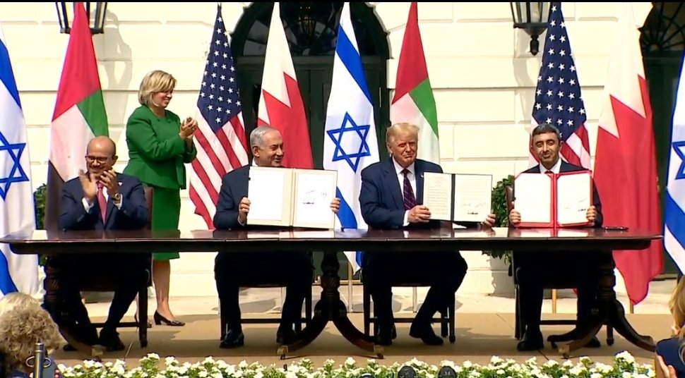 OverOutrage's tweet photo. Who would have ever thought we would see this peace treaty between nations in this lifetime? So proud to call @realDonaldTrump MY PRESIDENT!! #BestPresidentEver45 #4MoreYears #Trump2020 #PeaceIsPriority https://t.co/jswws8XgQK