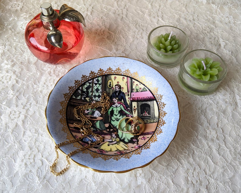 Rare 1950s portrait trinket dish, was £16, now £12 incl postage! For more photos/details:  https://www.etsy.com/uk/listing/840406084/rare-vintage-1950s-taylor-and-kent?ref=shop_home_active_3#