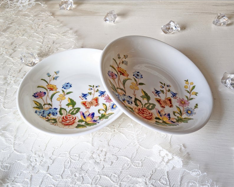 And finally we have these adorable Aynsley Cottage Garden trinket dishes. Were £8.50 each/2 for £13, NOW £7 each or both for £12  more photos/details here:  https://www.etsy.com/uk/listing/840301950/vintage-aldridge-pottery-co-trinket-dish?ref=shop_home_active_4