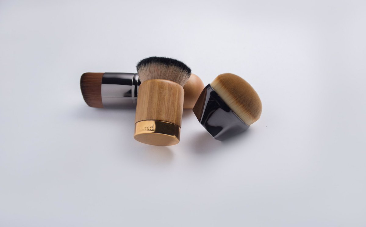 bismidmakeup's tweet photo. Step up your makeup game with the right brushes. 

Only N1,000 each. 

#makeupbrushes #eyeshadow #makeuplooks #makeuptutorial #makeupartist #TuesdayMotivation #KiddwayaOurLockdown #PrinceForever #schoolsreopening https://t.co/7fmGIsSYlb