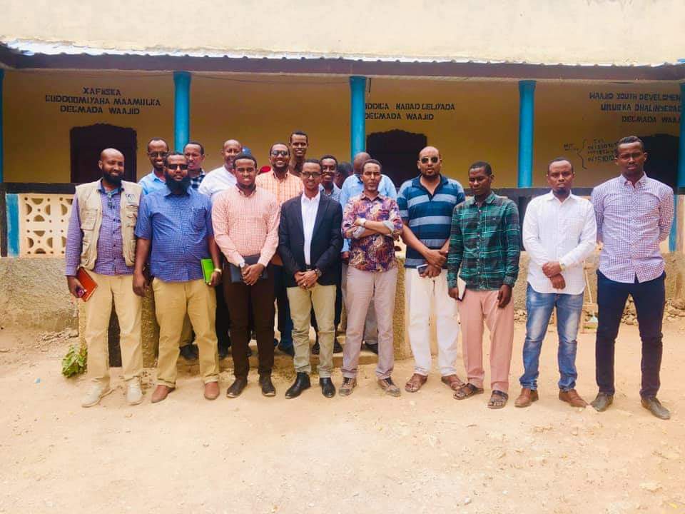 YasinAbdulkad18's tweet photo. Today Director of MoH had a meeting with Agences works in Wajid
#worldVision
#AAH 
#Gredo 
#IRDO
#ARD
#WHC https://t.co/hKfpf7rSix