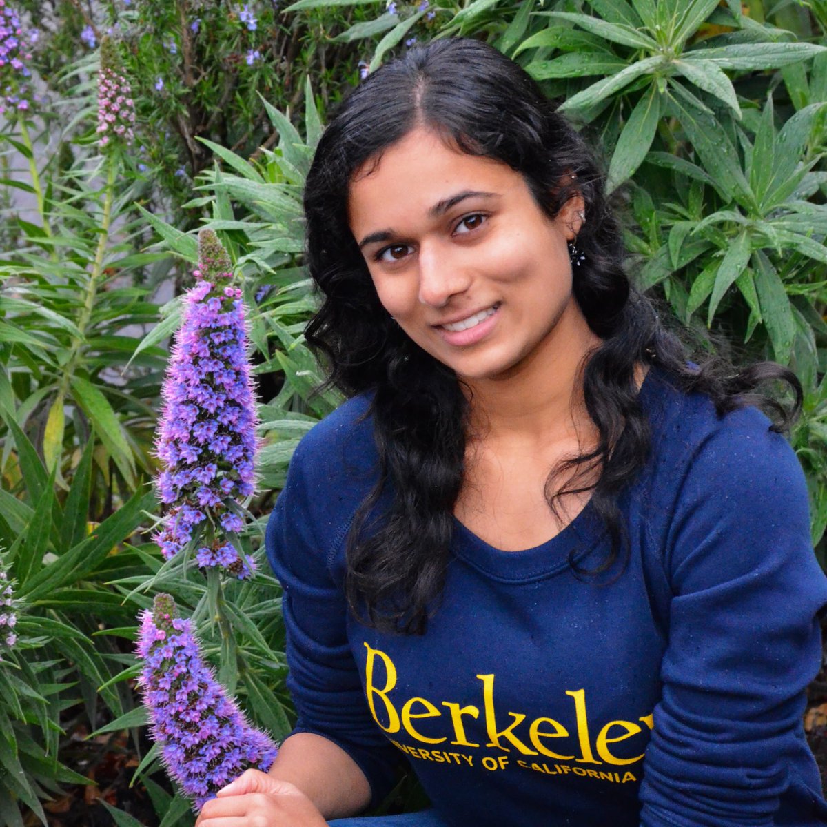 _STEMinists_'s tweet photo. #STEMinistsnapshots Rucha Kelkar (she/her/hers) has recently completed her undergraduate degree with a dual major in Data Science and Cognitive Science from the University of California, Berkeley. She is now a Technical Solutions Engineer at Epic Systems. #epicsystems #engineer https://t.co/3txD9aN1cV