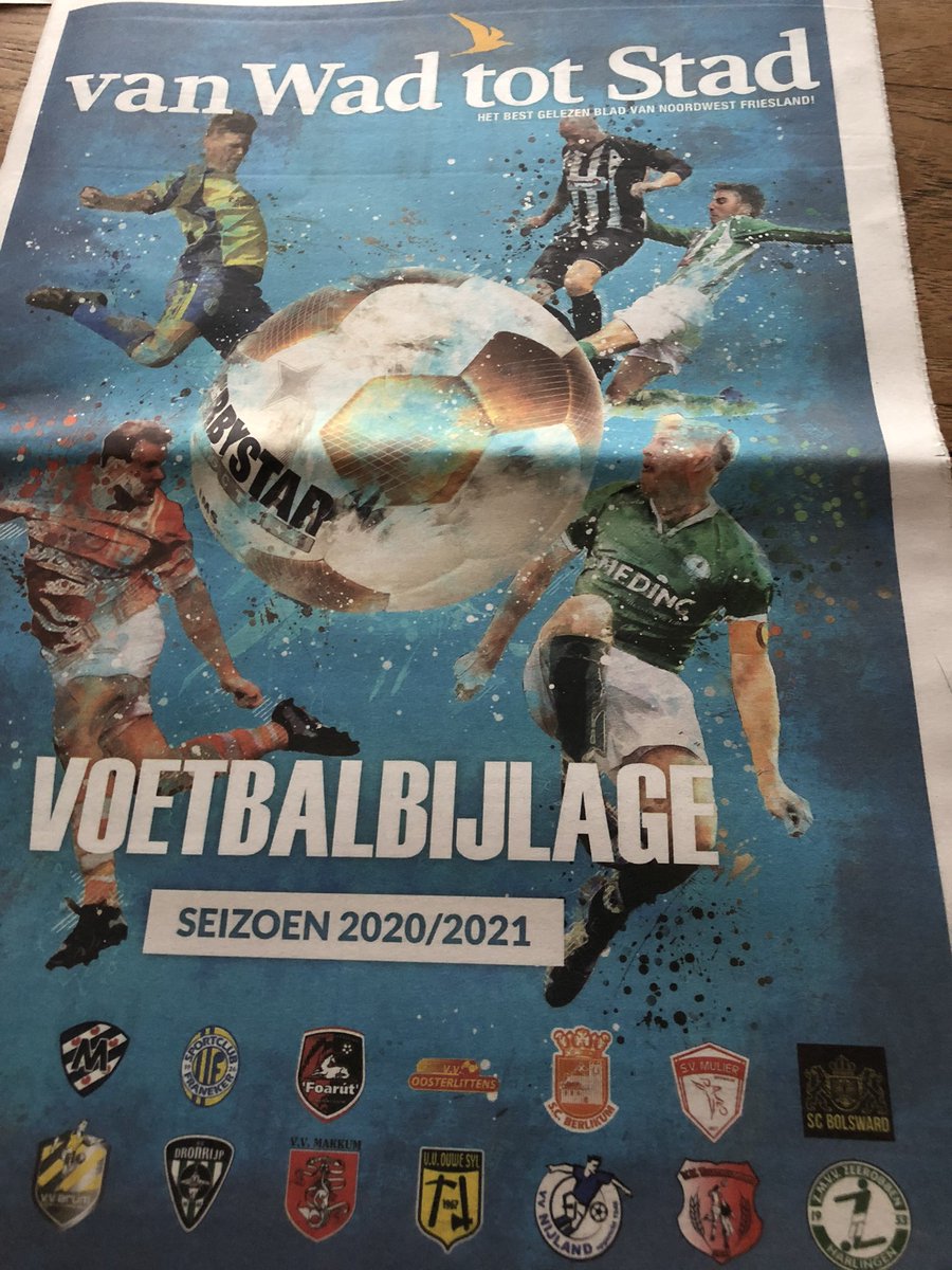 fransbode's tweet image. Vorig jaar met David vd Pol en dit seizoen met @patrickamels op de cover van de voetbalbijlage van @vanwadtotstad staat @ZeerobbenTweets er weer mooi op!! #voetbalbijlage #cover #fotografie