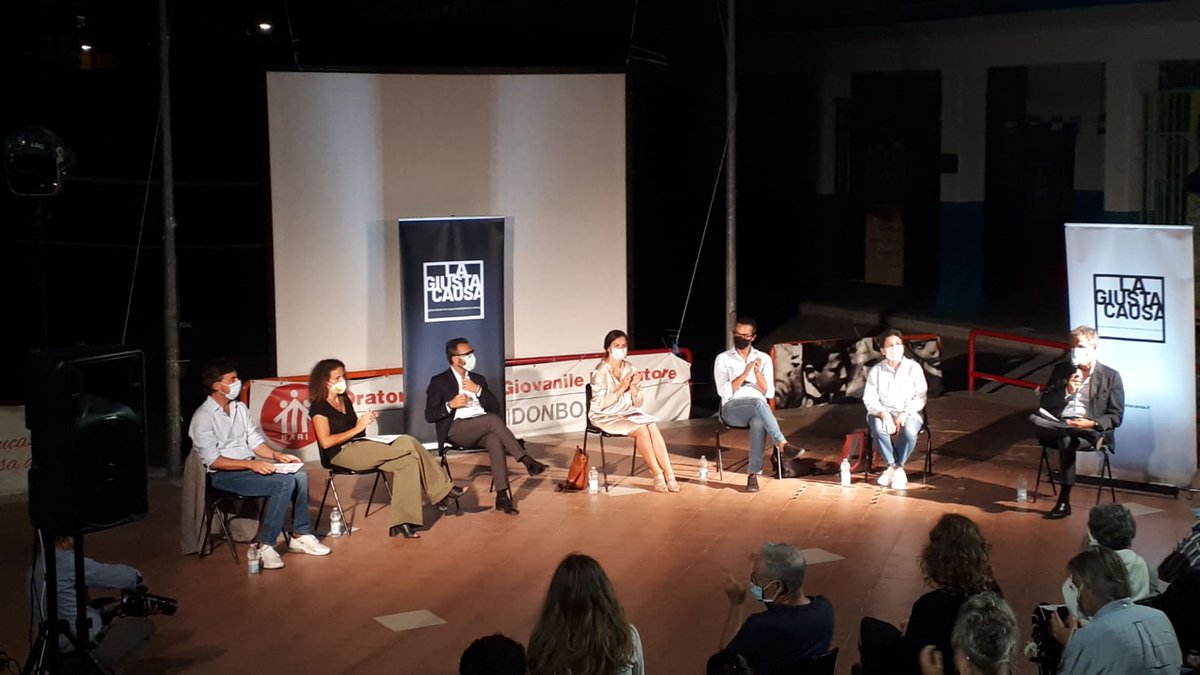 Dal chiostro del Redentore, ora, per confrontarci sulle idee per la Puglia. La nostra terra. La mia terra. #lavoroinpuglia #lapugliacelafa #BerlingerioLongo2020 #Emilianopresidente #ElezioniRegionali2020