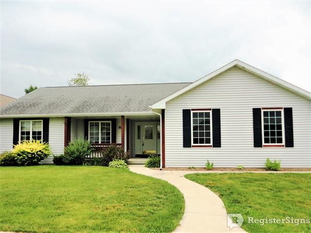 registersigns's tweet photo. #justlisted #house #rentals #rent Our property features a two-car garage with til... https://t.co/O7WV6AN4Rz https://t.co/mYTqZYlUtN