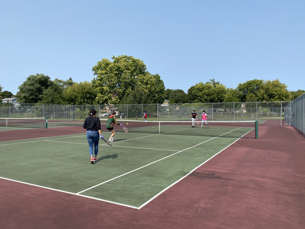 LyonsPEHealth's tweet photo. A little tennis action for 7th period!  Gloves &amp; masks for all! 🎾🎾 https://t.co/Use3Pnmtpj