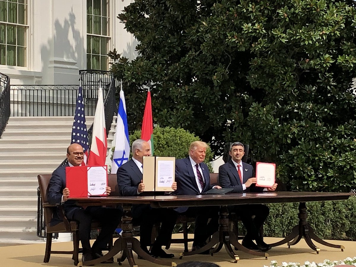 Israel's tweet photo. Today Israelis, Emiratis &amp; Bahrainis are celebrating the start of a new chapter in our region 🇮🇱🕊️🇦🇪🕊️🇧🇭🕊️. 

If you couldn't join us in Washington, D.C for the official signing of the #AbrahamAccords, celebrate with us virtually by sharing your wishes for #peace ⬇️💬! https://t.co/7GHwt4KsKv