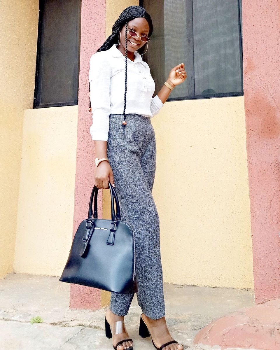 AVittadini's tweet photo. Take a lesson from @wendyzazzy on summer-to-fall transitional dressing. #MyAV #regram https://t.co/z8GLJpDyTW
