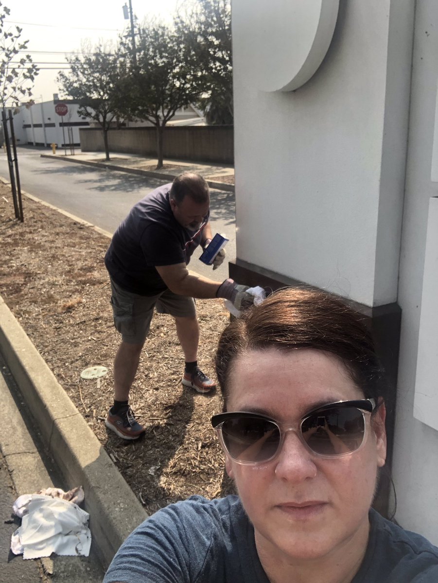 SBPD_CHIEF's tweet photo. Pleases me beyond measure to see residents taking ownership of their community and restoring vandalism committed by criminal hoodlums. Your efforts support our goals for public safety! Thank you!
#CleanStreetsPromoteSafeStreets https://t.co/wFlIwSCQ8X