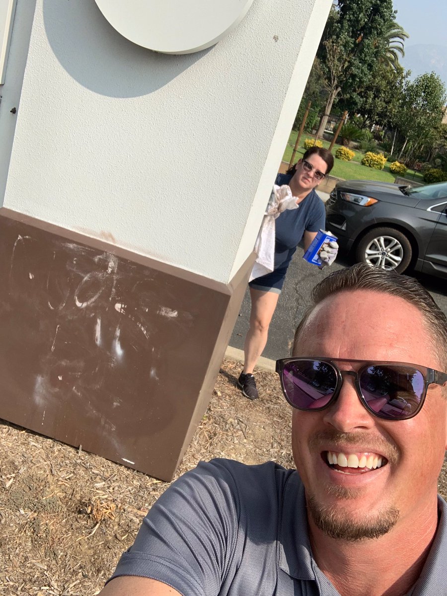 SBPD_CHIEF's tweet photo. Pleases me beyond measure to see residents taking ownership of their community and restoring vandalism committed by criminal hoodlums. Your efforts support our goals for public safety! Thank you!
#CleanStreetsPromoteSafeStreets https://t.co/wFlIwSCQ8X