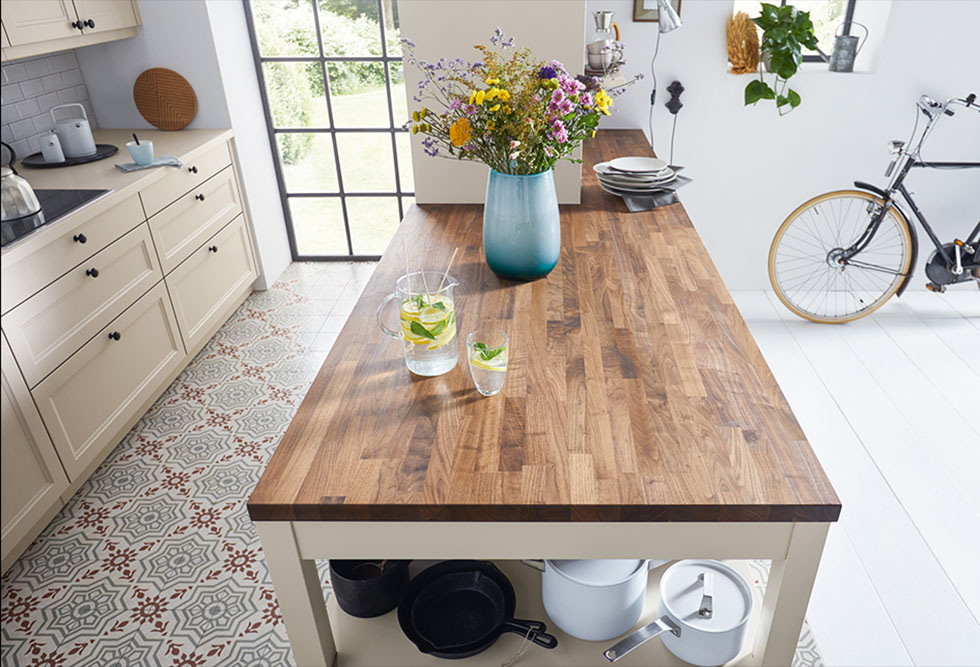 Timberfusion's tweet photo. The Schuller Cambia blends classic and contemporary styles to create a striking look that will fit any home. 

Request a brochure today and see what kitchen styles we have waiting for you: https://t.co/0rerpAwTqP https://t.co/Nlh2SuC0un