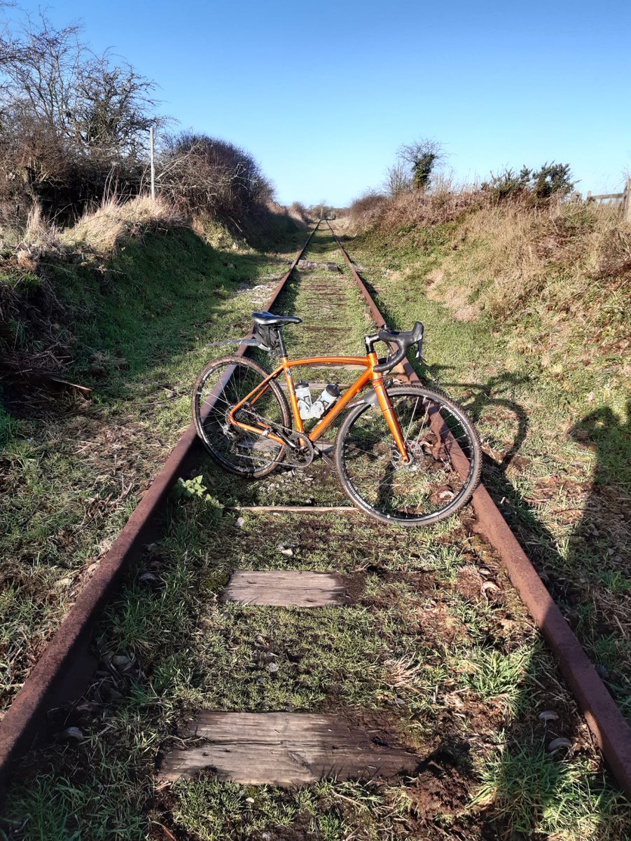 mon_las's tweet image. Described as "maintained" by @BBCWalesNews @NewyddionS4C only maintenance on this line was the sheep and rabbits munching on the grass #multiuse #greenway #trafficfree