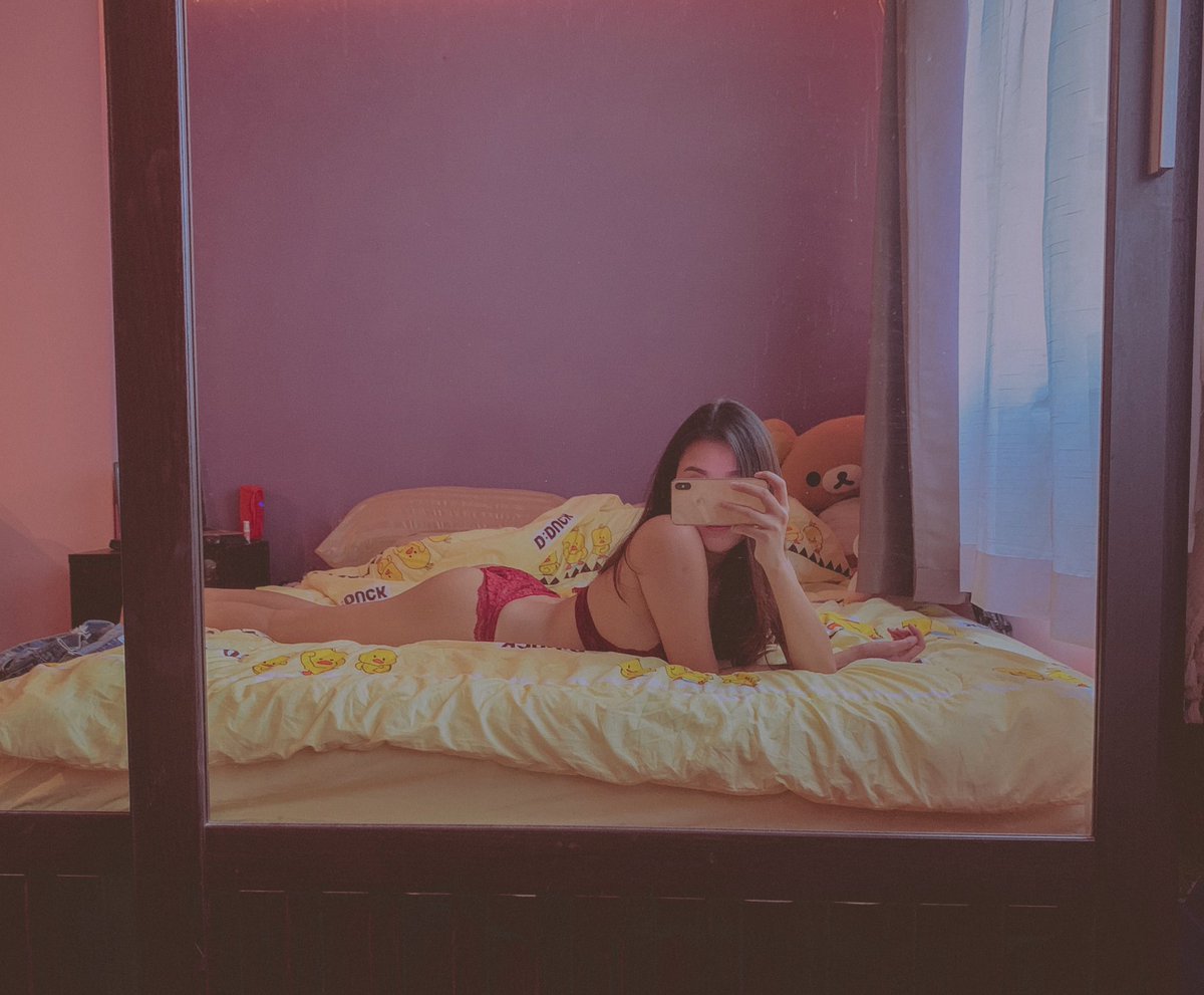 NaughtyKwan's tweet photo. เราเป็นคนเก่งเรื่องบนเตียงมากเลยนะ  ��ราหมายถึง ”นอน” อ่ะ 😂 #sexypic #sexygirl #ดูให้เป็นศิลปะ #สาวเซ็กซี่ #คําคมโดนๆ #คนโสด2020 #NewProfiIePic https://t.co/JQt7ofv4WQ