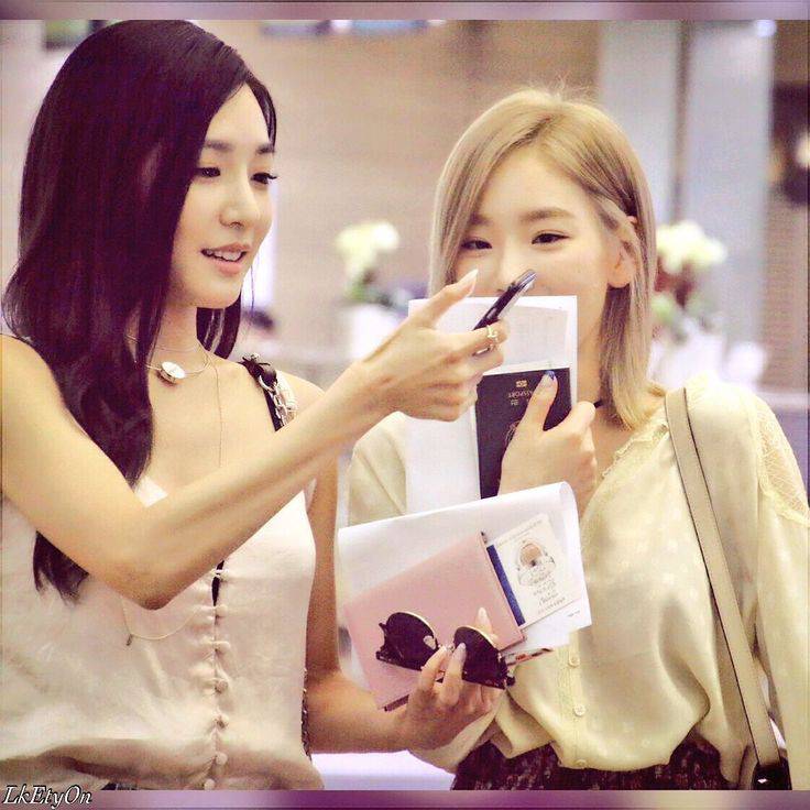 hourlytaeny's tweet photo. These two and their endless bestie energy  #TaeNy
https://t.co/umz116inMP