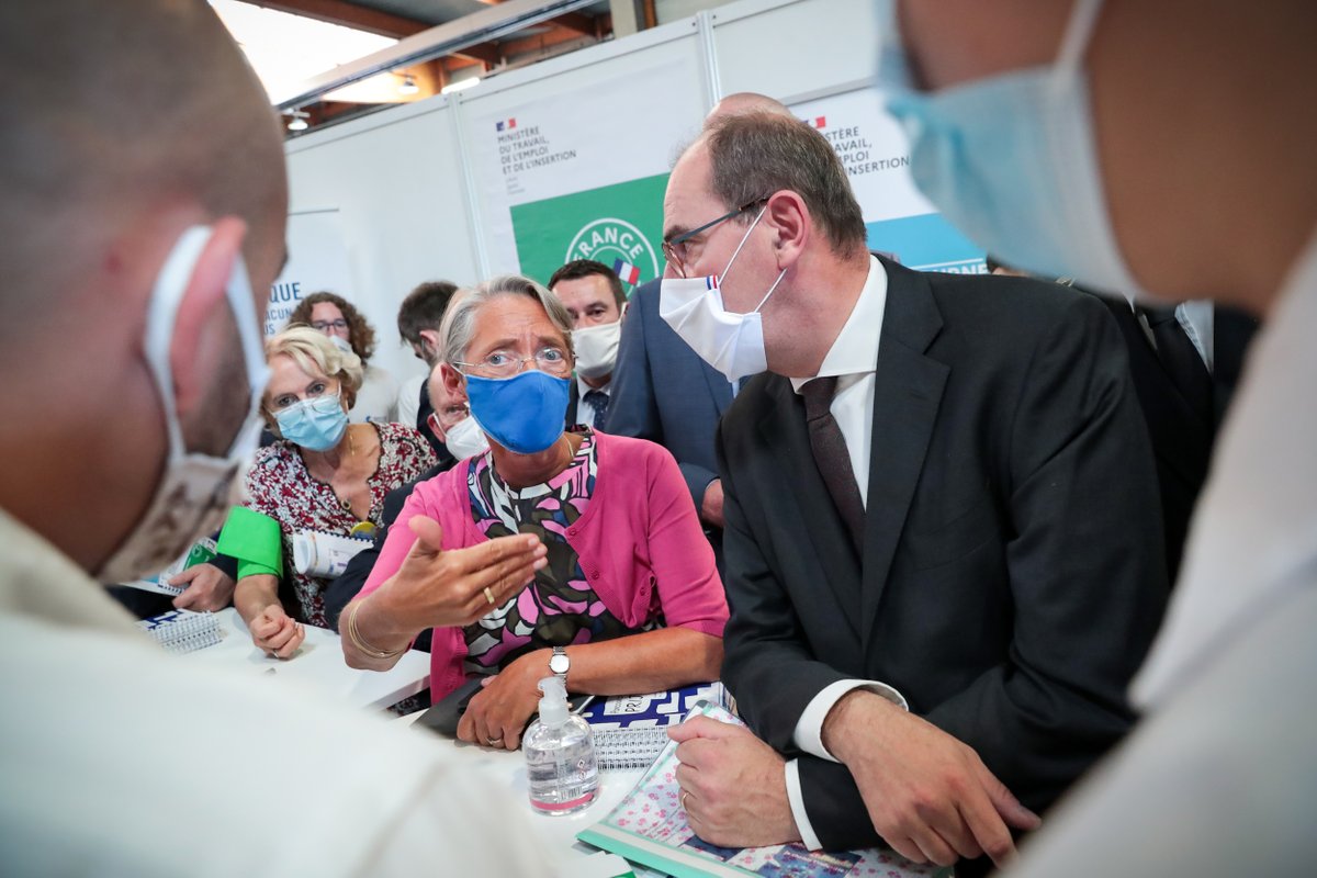 Du concret :
➖ il n'a jamais été aussi simple et peu coûteux d'embaucher un apprenti 
➖ 200 000 formations qualifiantes en plus dans des secteurs d'avenir comme le numérique ou l'écologie
➖ 300 000 parcours et contrats d'insertion pour les jeunes les plus éloignés de l'emploi.