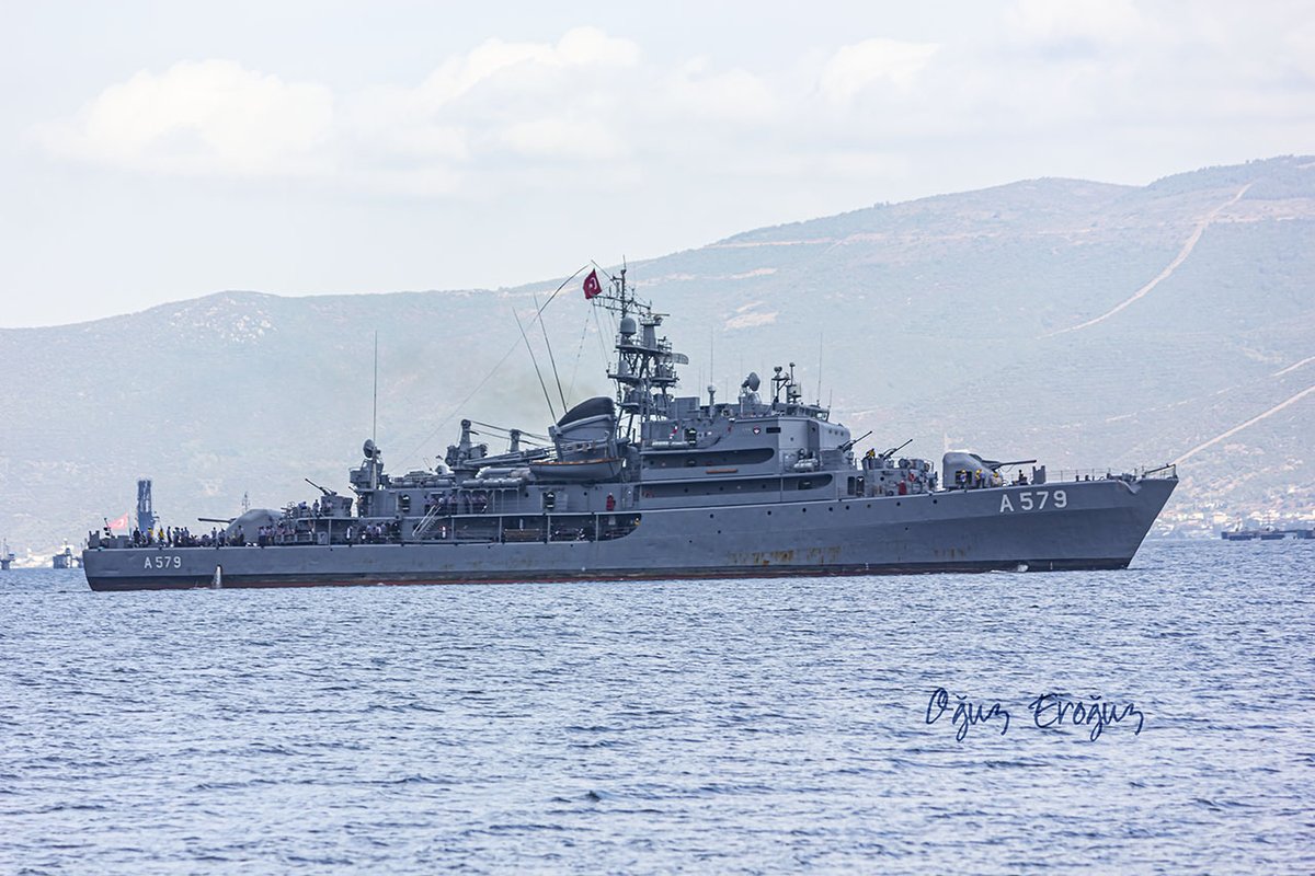 OguzEroguz1's tweet photo. #TurkishNavy training ship #TCGCezayirliGaziHasanPaşa #A579 (ex. #GermanNavy's #RheinClass #A64 #Ruhr) and #LST #TCGOsmangazi #NL125 returned to the home port after completing their open sea training. https://t.co/PJMR5bgYCo