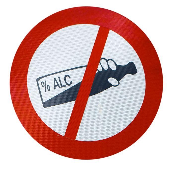 Alcohol taboe op alle schoolpleinen, bij winkelcentrum Kerkelanden, in Rosarium, Peerlkamplaan en Sint Joseph; Hilversum pakt overlast aan dlvr.it/RggN0N