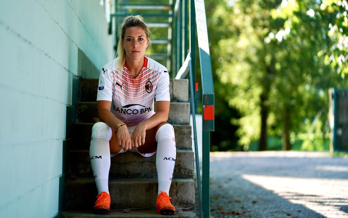 FraaVitale's tweet photo. Our new away Jersey🔴⚫️

AC Milan e Milano INSIEME per celebrare la nostra città culturale e aperta al mondo 🌍

Inspired by @mudec_official 
#thisismilan https://t.co/cOICKePqzt